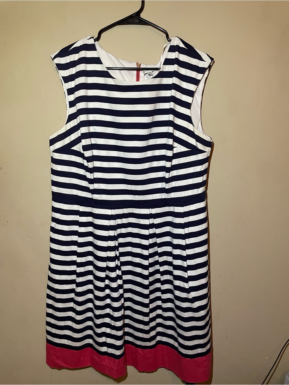 Sandra Darren White Dress with Pink Zipper Accent